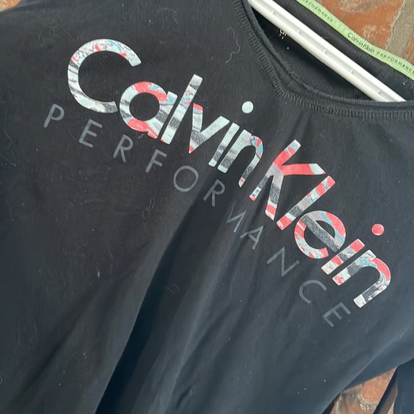 Calvin Klein performance - Picture 2 of 4